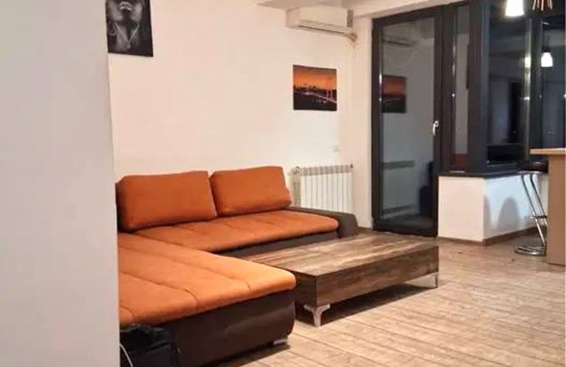 Аренда комфортных 2-комнатных апартаментов с гардеробной, 62 м², Констанца, Румыния